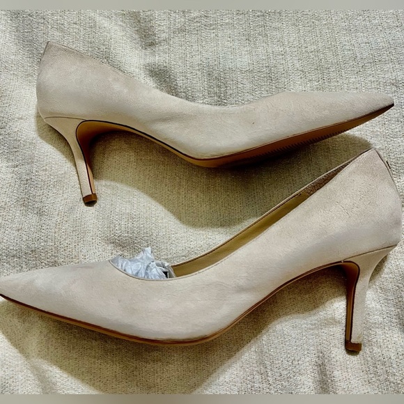 Like new Lauren by Ralph Lauren by Lanette Pointed Tip Lanette Suede -Stone 10 - Picture 4 of 10